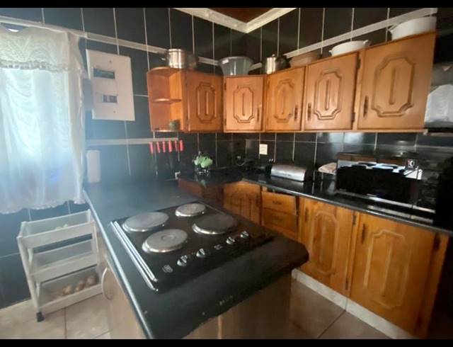 3 BEDROOM HOUSE FOR SALE IN VANDERBIJLPARK CW 5